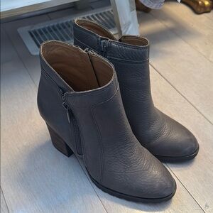 Lucky Brand, Size 7 Gray Ankle Boots with Chunky Heel and Zipper Closure